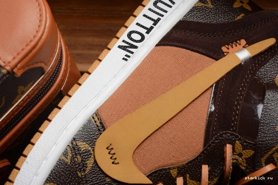 1 O-W AQ0818-158 CASE) AQ0818-158 -LouiV AIR (WITH JORDAN 0228